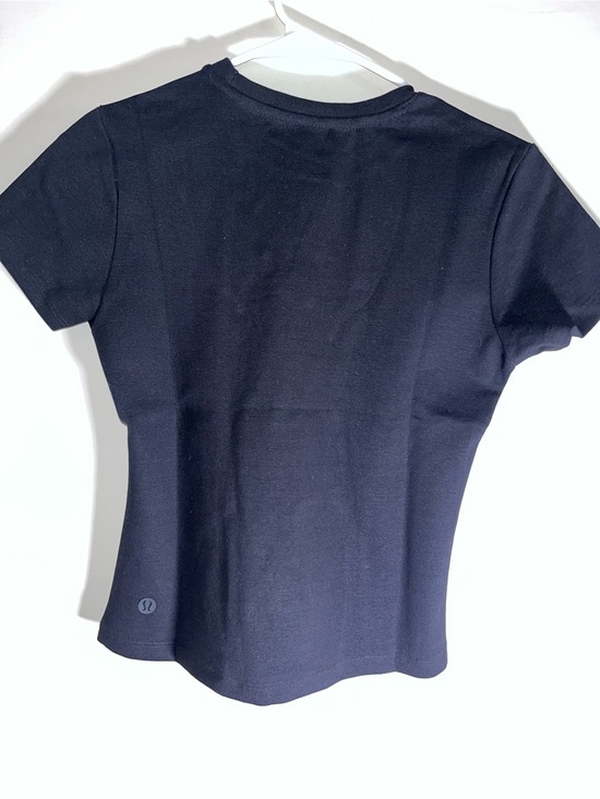 lululemon athletica Tops - lululemon athletica Women's Short Sleeve Tee — black